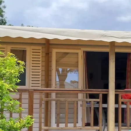 Mobil Home Dans Camping Lattes Exterior photo