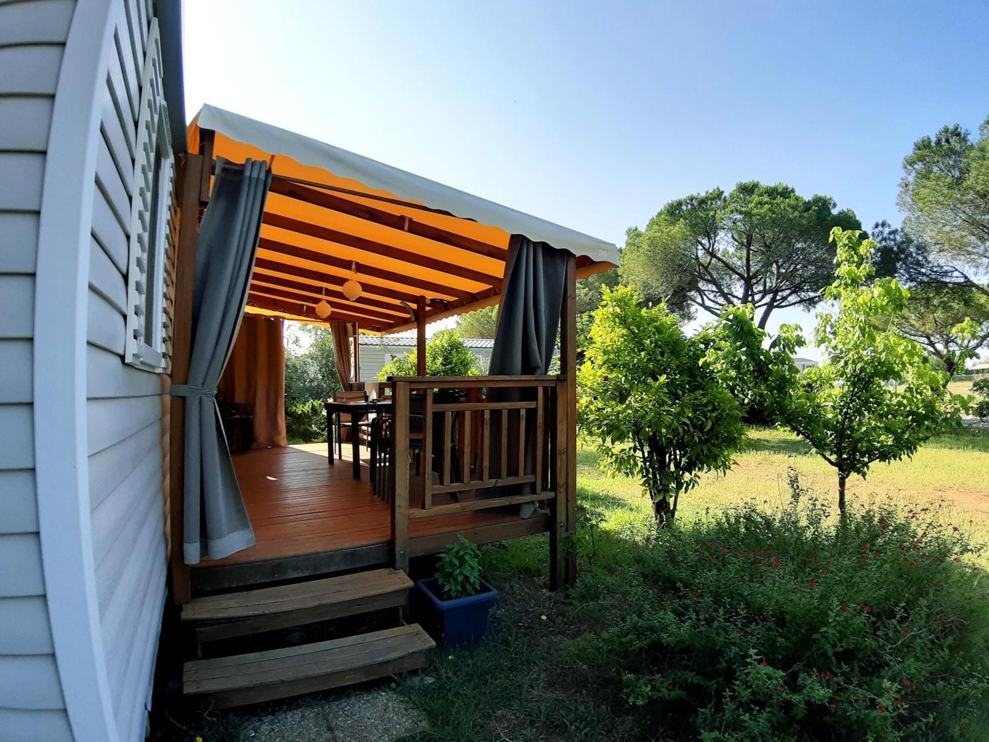 Campsite Mobil Home Dans Camping Lattes 4*