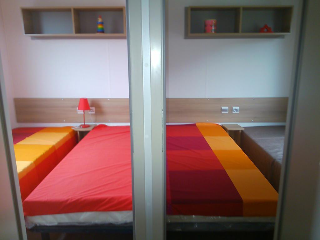 Mobil Home Dans Camping Lattes Lattes