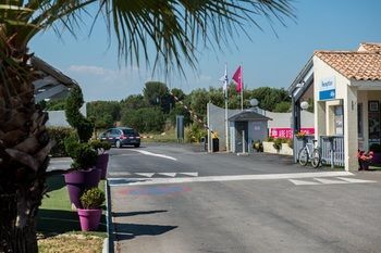 Campingplatz Mobil Home Dans Camping Lattes 4*